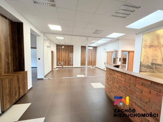 Atrakcyjny lokal ścisłe centrum
